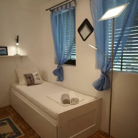Laura Apartment
