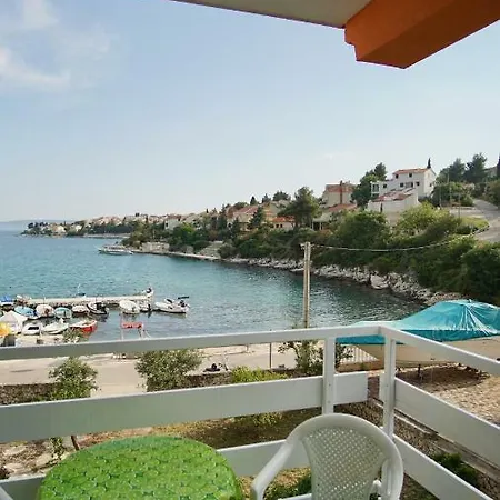 Laura * Trogir