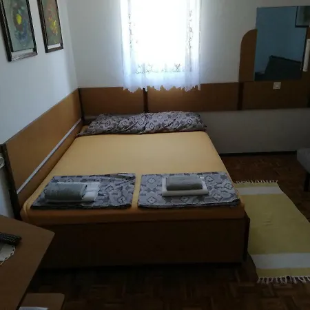 Apartment Laura *